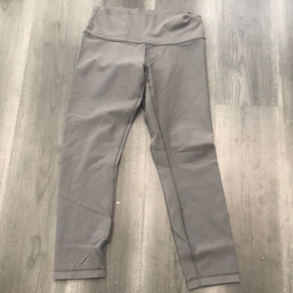 Lululemon Wonder Under Capri Leggings
